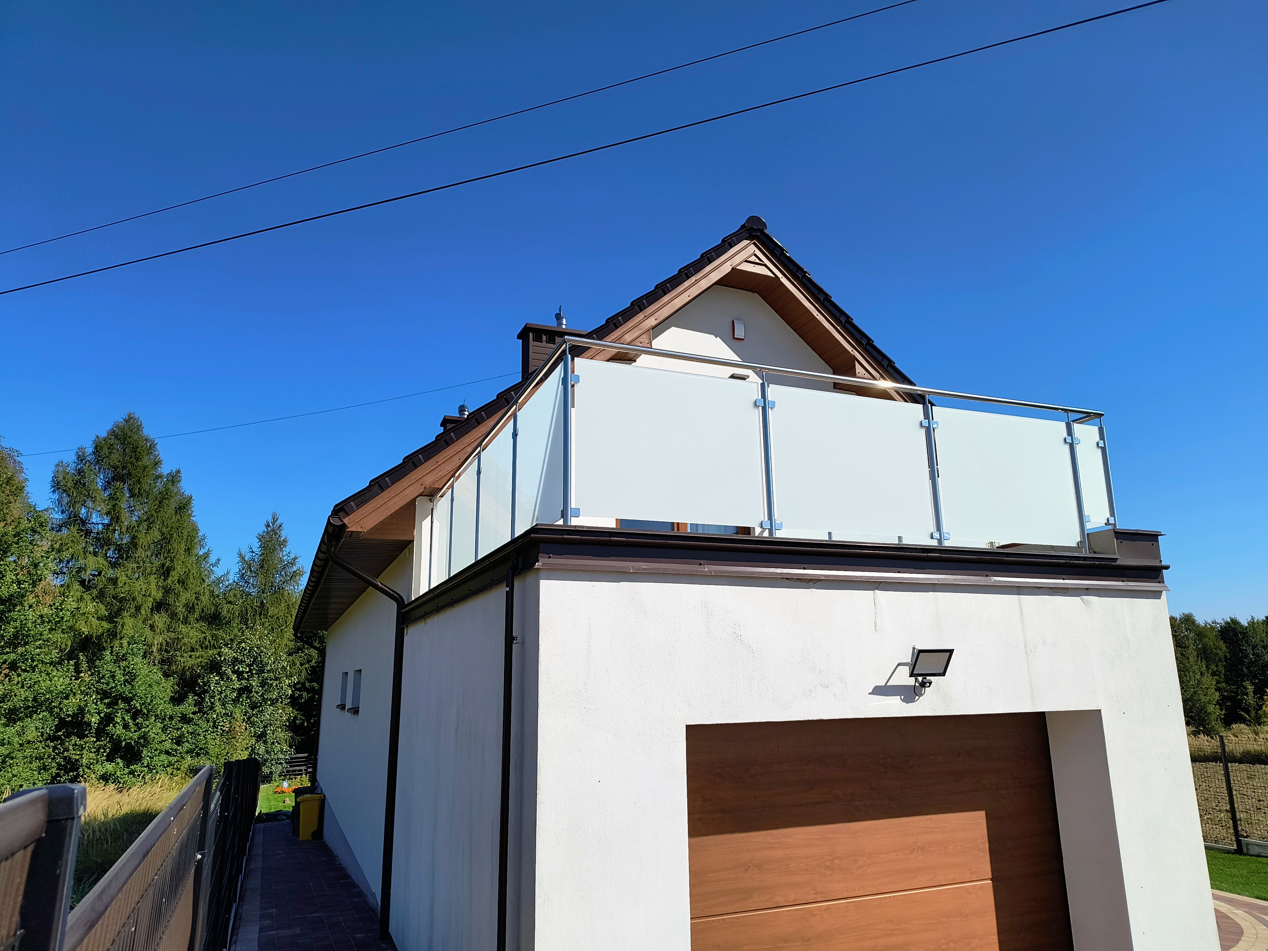 Balustrada nierdzewna z przeszkleniem mlecznym