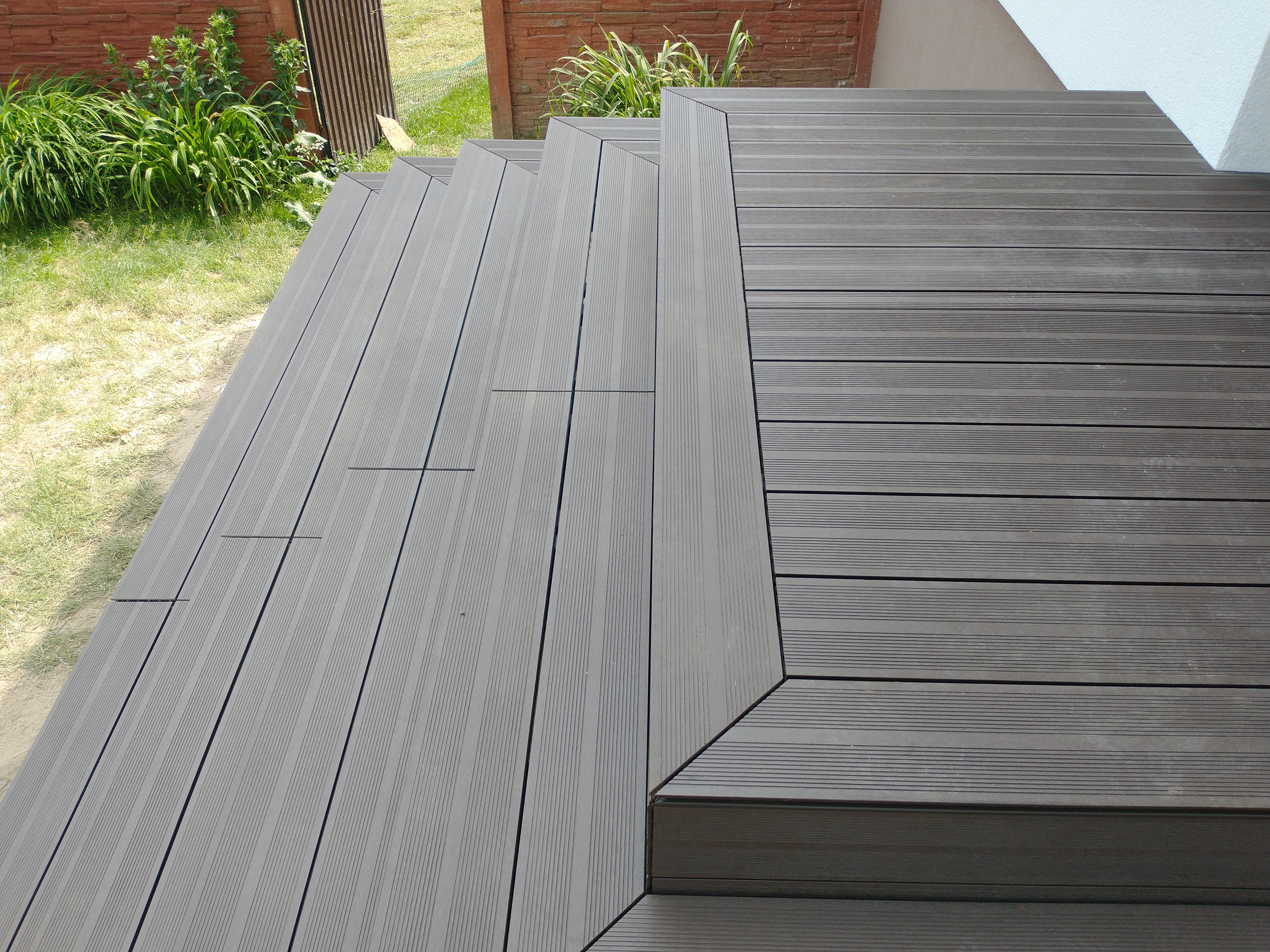 Schody stalowe z deską kompozytową