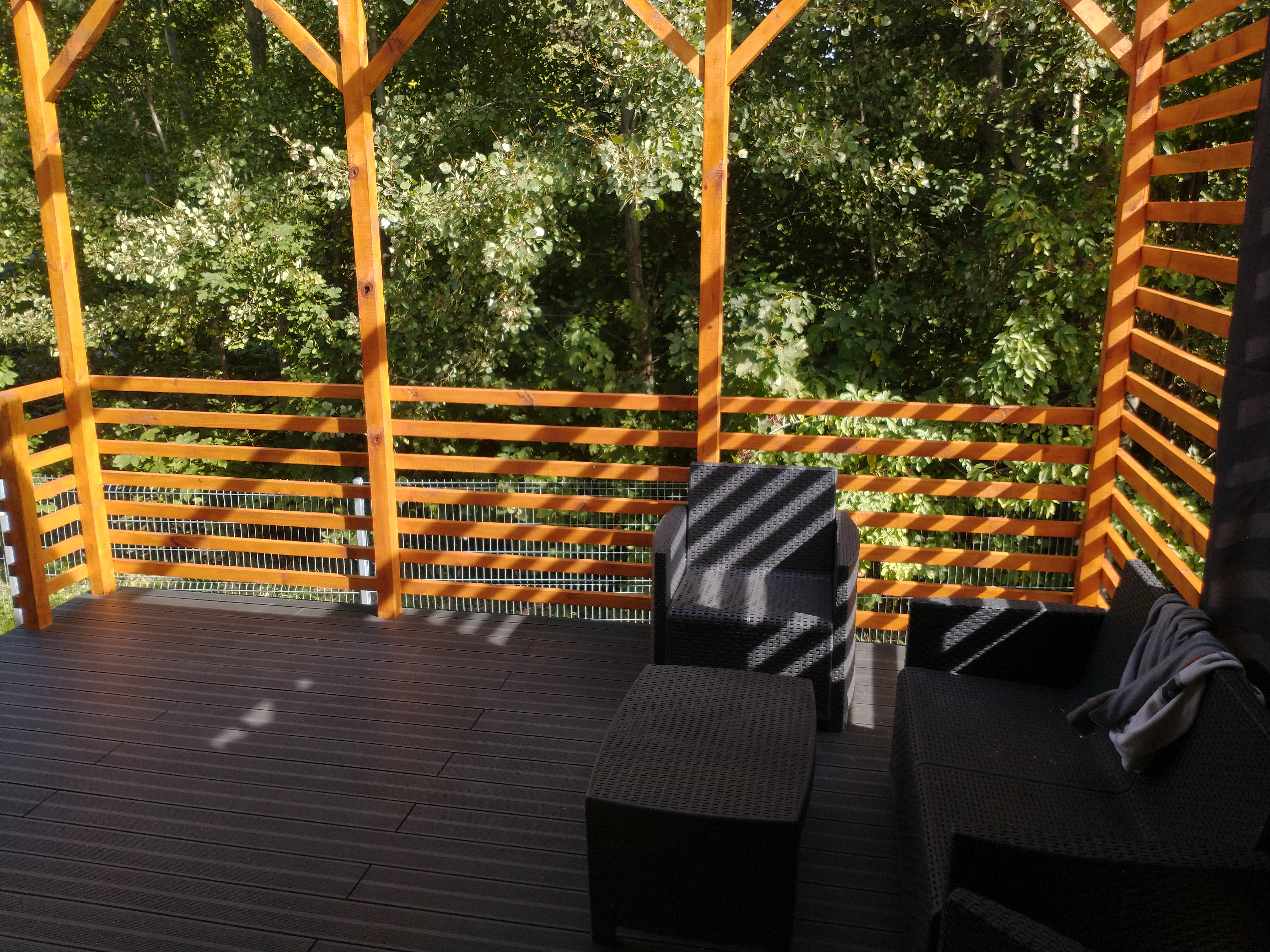 Taras drewniano-kompozytowy