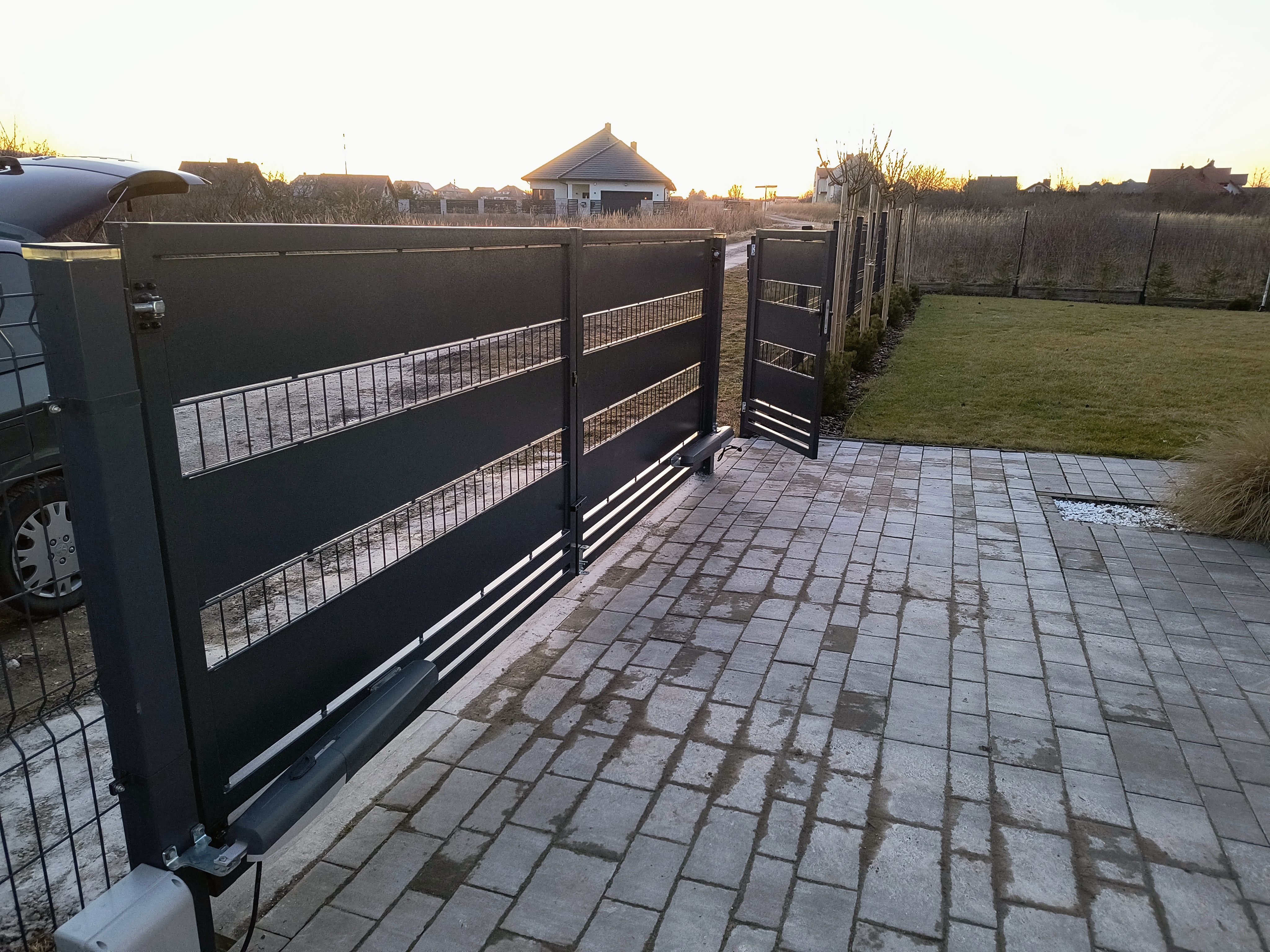 Brama rozwierna dwuskrzydlowa