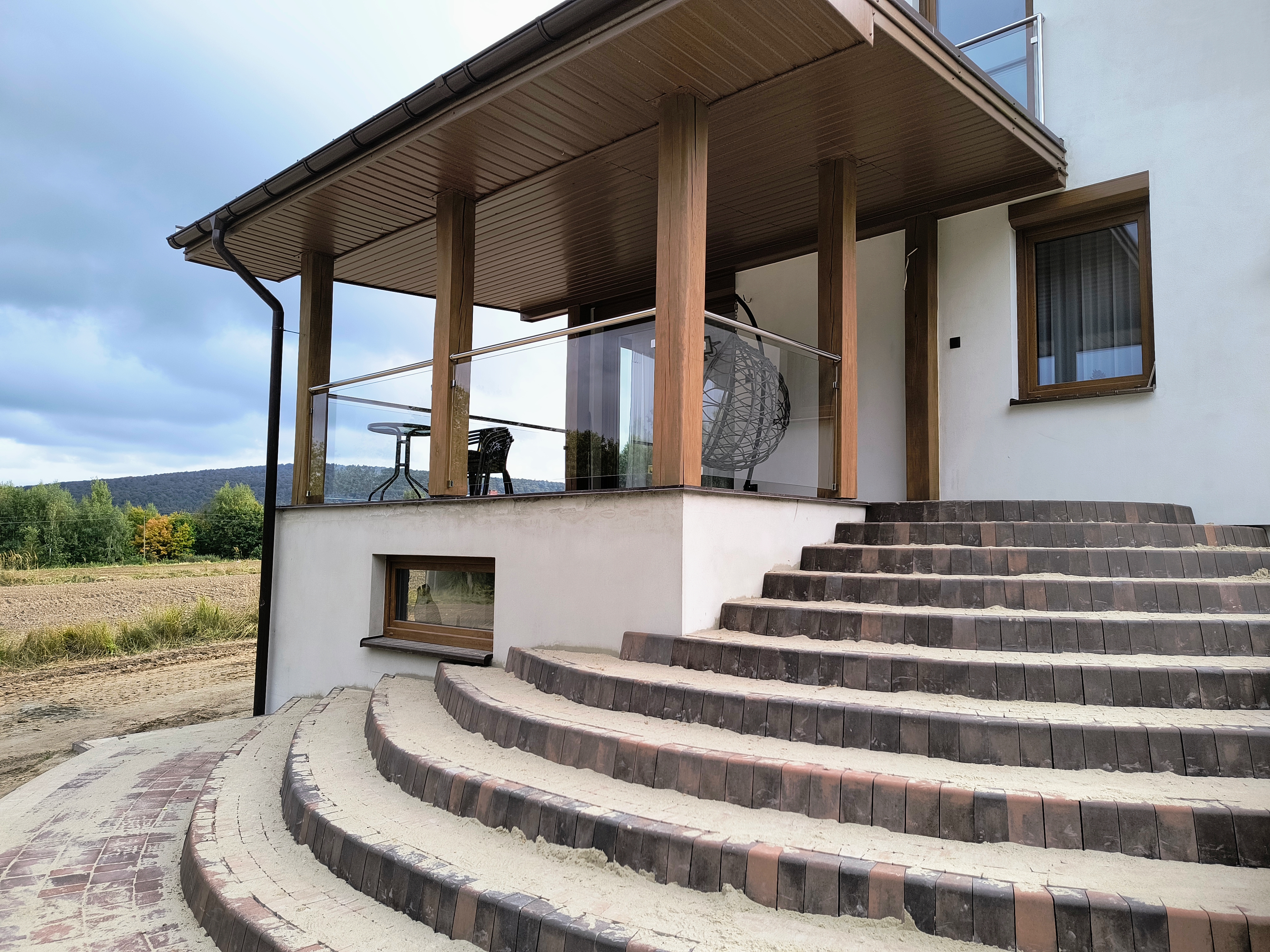 Balustrada nierdzewna z przeszkleniem